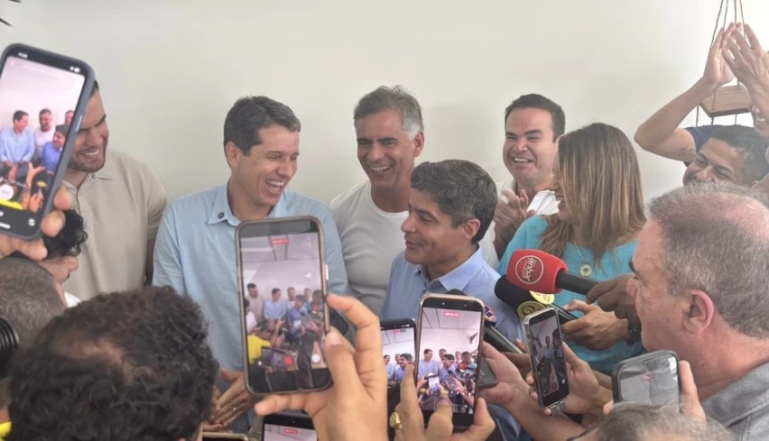 Clima leve marca encontro entre ACM Neto e Zé Cocá com convite para vice