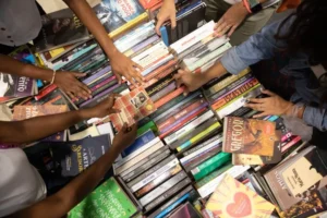 Com direito a vale-livro, 10 mil estudantes da rede municipal de Salvador visitam a Bienal do Livro na próxima semana
