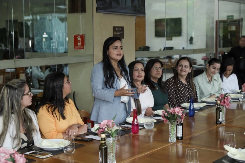 Débora Regis reúne lideranças femininas e discute ações para fortalecer projeto liderado por ACM Neto na Bahia