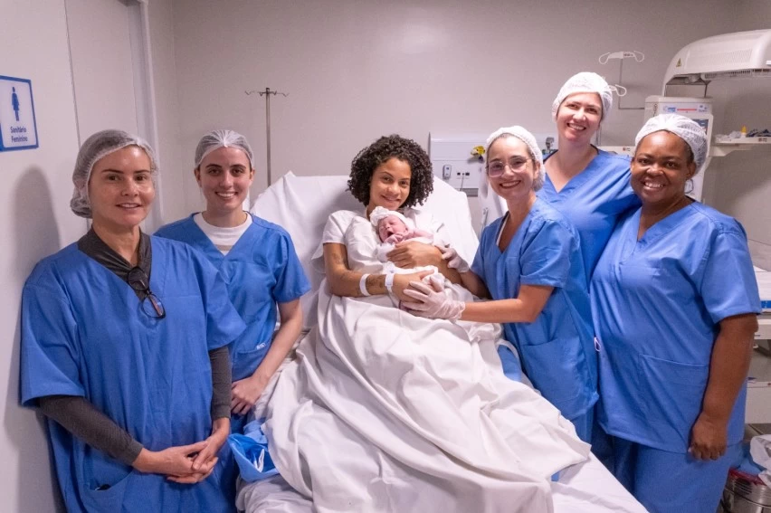 Nascimento da primeira criança na Maternidade Municipal de Salvador marca início de nova era na saúde da capital baiana