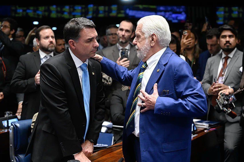 Senado rejeita indicado de Lula e mostra que tem votos para cassar ministro