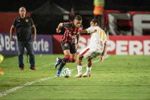 Vitória goleia Juazeirense e assume liderança do Grupo A na Copa do Nordeste