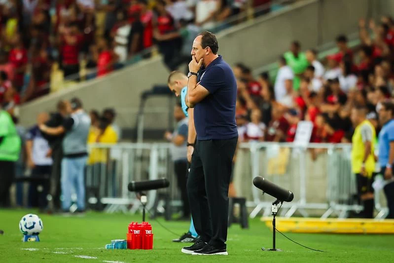 Demitam Rogério Ceni