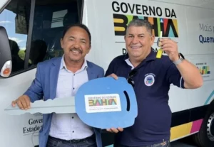 Deputado Roberto Carlos garante ambulância do SAMU semi UTI para Cabrália, em Piatã