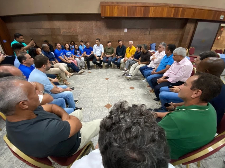 “A Bahia não aguenta mais 20 anos do PT”, desabafa Jânio Natal após encontro com ACM Neto e lideranças do Extremo Sul
