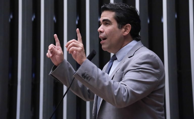 Discussão e votação de propostas legislativas. Dep. Ricardo Ayres (REPUBLICANOS-TO)